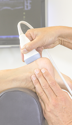 超音波診断装置を用いた診断・ブロックなどの充実した保存治療